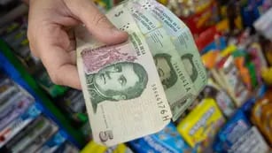 Hay un mes para poder deshacerse de los billetes de cinco pesos  Los Andes