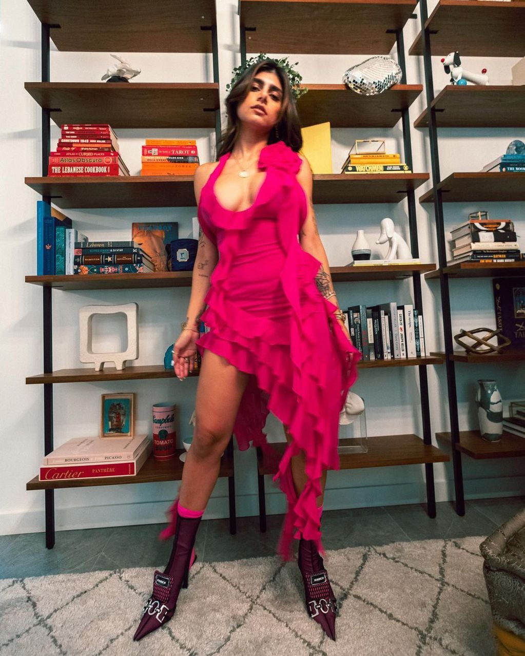 Mia Khalifa se ha convertido en inspiración de moda en Instagram.