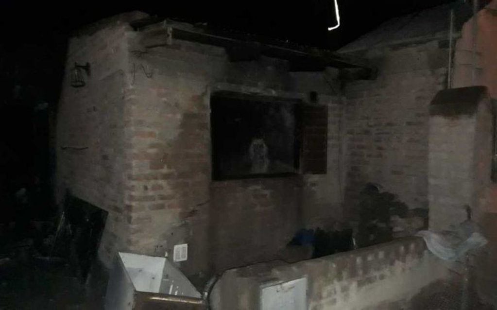 Valentina Sur: quemaron la casa de una familia para echarla del barrio (Foto: LMN)