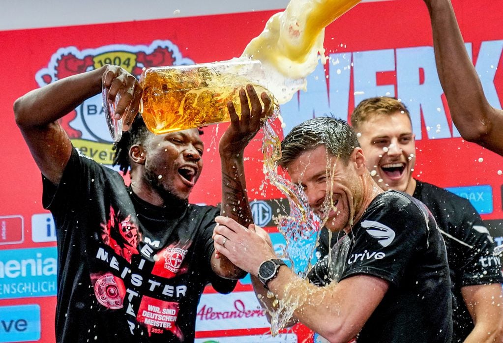 Bayer Leverkusen se coronó campeón de la Liga Alemana. (AP)