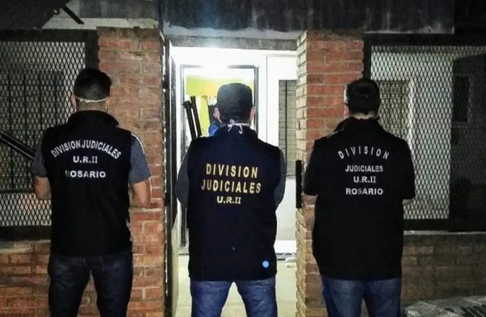 Desbarataron una banda dedicada a la venta de licencias truchas de conducir en Rosario. (UR II)