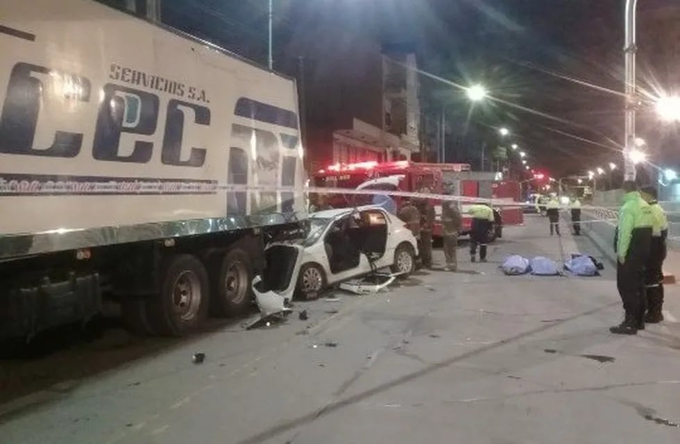 Accidente fatal en Quilmes: murieron tres adolescentes (Web)