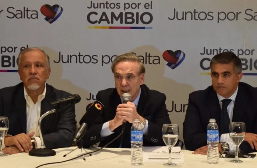 Pichetto junto a Juan Carlos Romero y Miguel Nanni (La Gaceta)