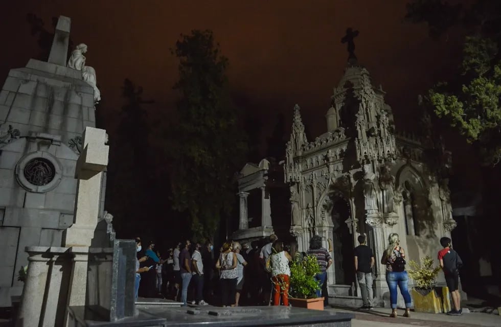Bodegueros y Olvidados las dos temáticas que tendrán sendas visitas guiadas nocturnas al cementerio de la Ciudad de Mendoza durante este mes de diciembre. Gentileza MCM