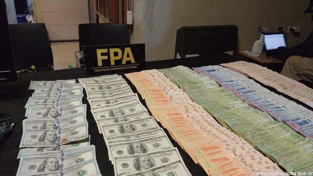 Secuestraron cocaína, diez mil dólares y más de 200 mil pesos en una vivienda  de Carlos Paz.