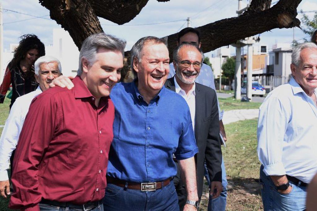 Schiaretti y Llaryora inauguraron la extensión del desagüe de barrio Poeta Lugones.