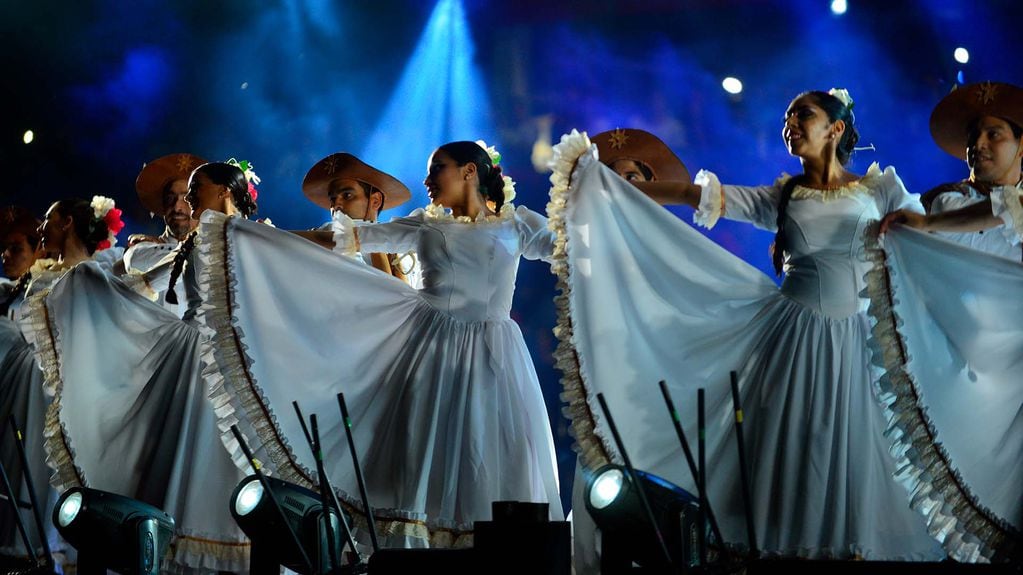 El baile tradicional abrió el Festival de Jesús María.