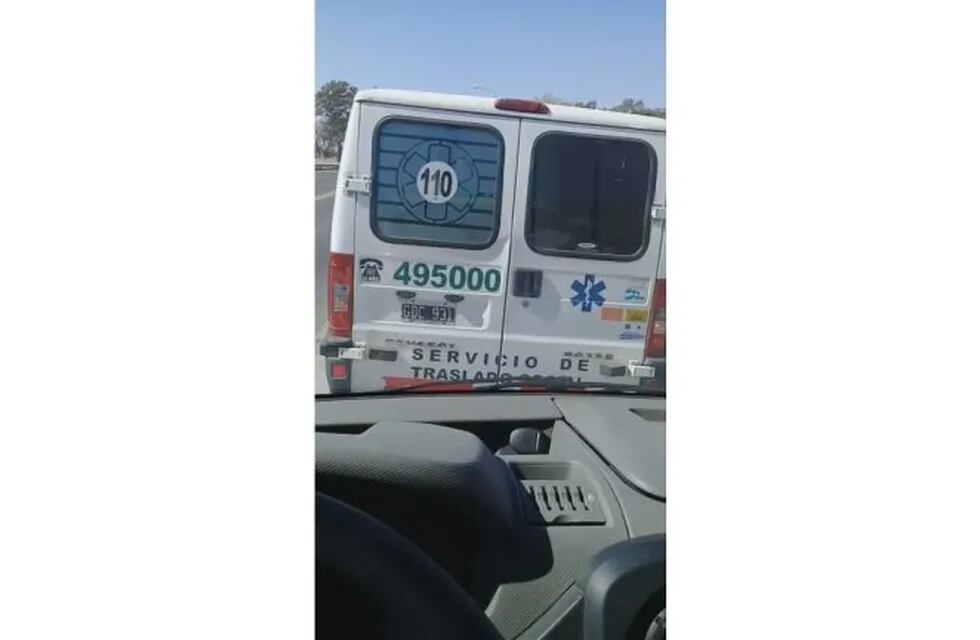 Ambulancias varadas en accesos a La Pampa