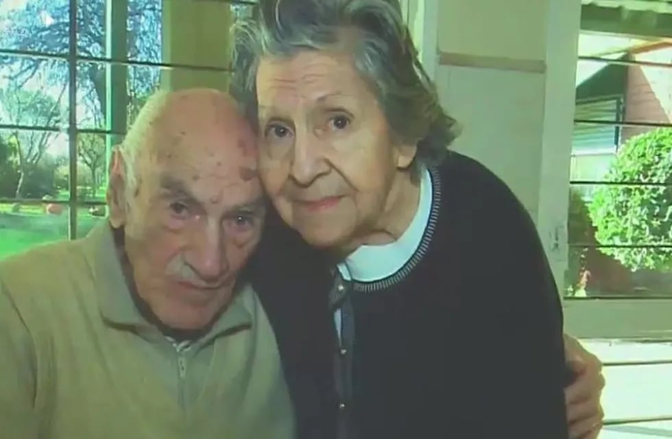 Hilda y Hugo González se instalaron en el Hogar Español luego de ser abandonados por su hijo en Rosario. (Telefe Rosario)