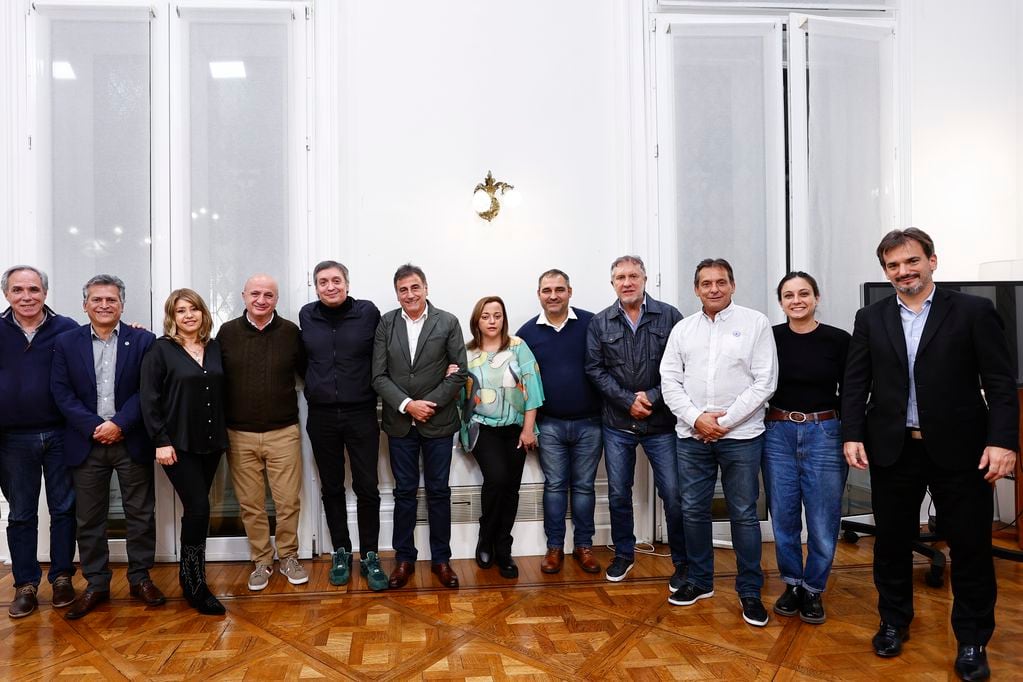 Máximo Kirchner estuvo en la Mesa Nacioanl del Frente Renovador para discutir organización del acto del 25 de mayo.