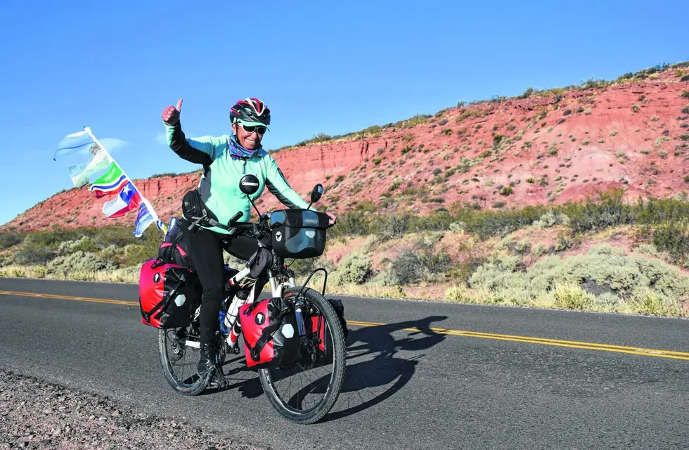 Susana Seifert con 72 años recorrió 550 km para homenajear a los excombatientes de Malvinas.