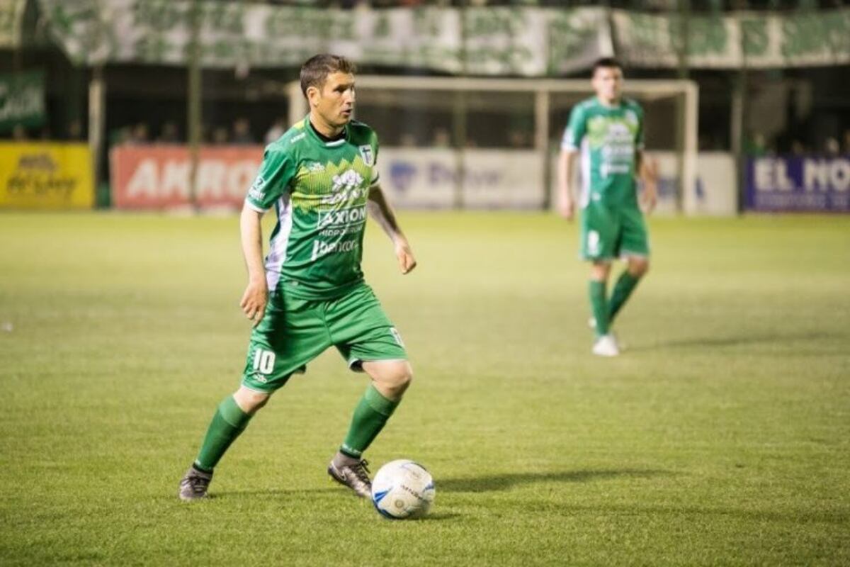 Juan Pablo Francia continuará en Sportivo Belgrano