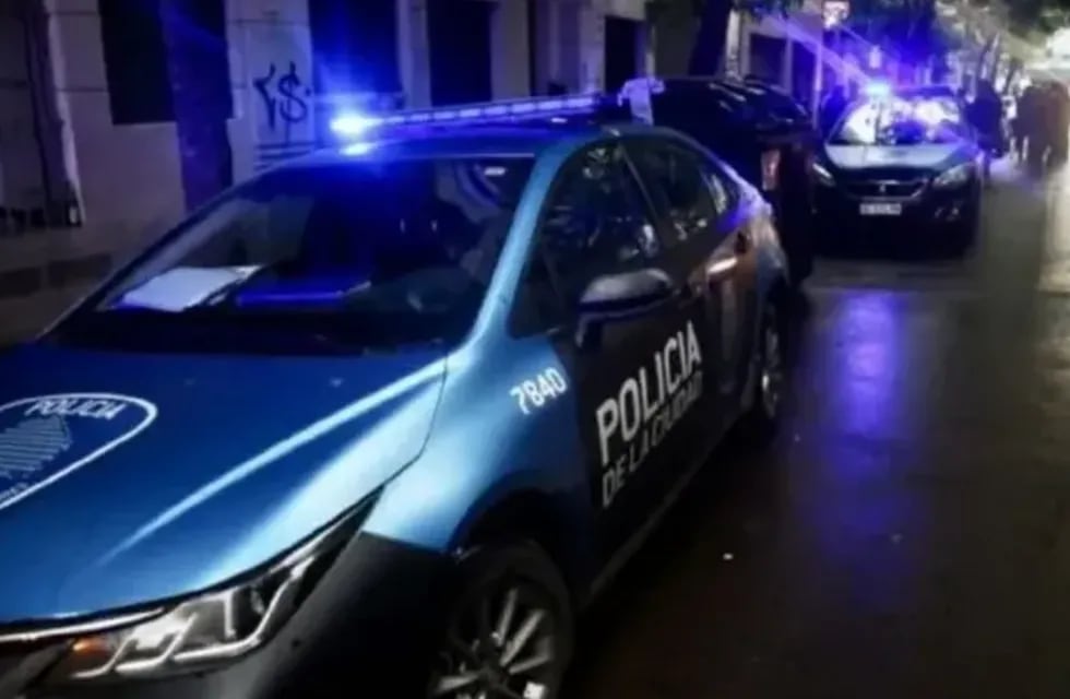 La Policía de la Ciudad de Buenos Aires realizó un operativo para dar con el acusado. Foto: Web.