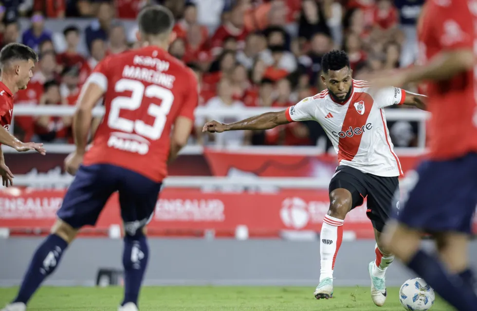 Miguel Borja marcó el primero gol del encuentro en Avellaneda (Fotobaires)
