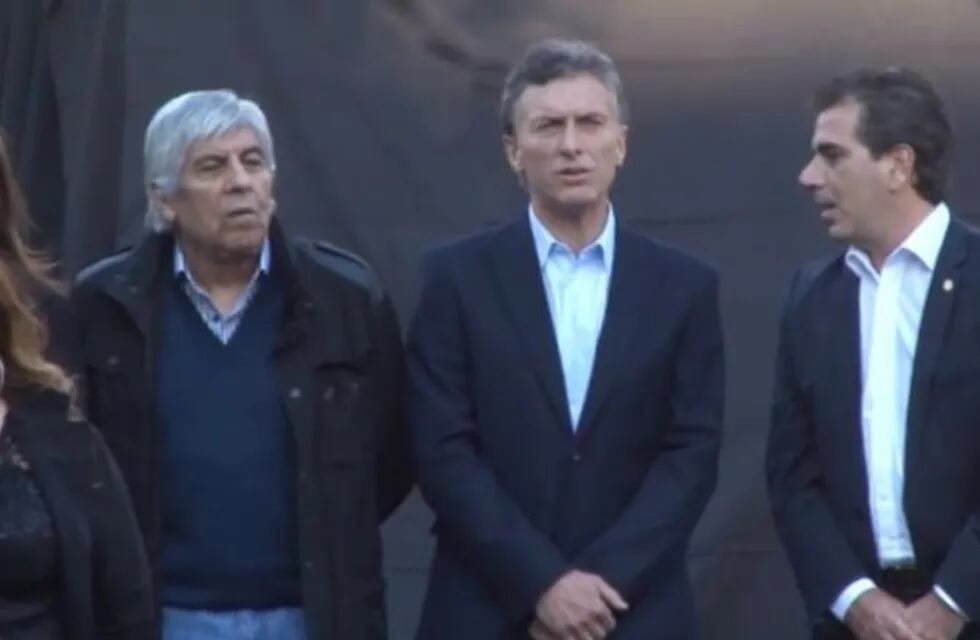 Hugo Moyano y Mauricio Macri, en pie de guerra. (Twitter/gsued)