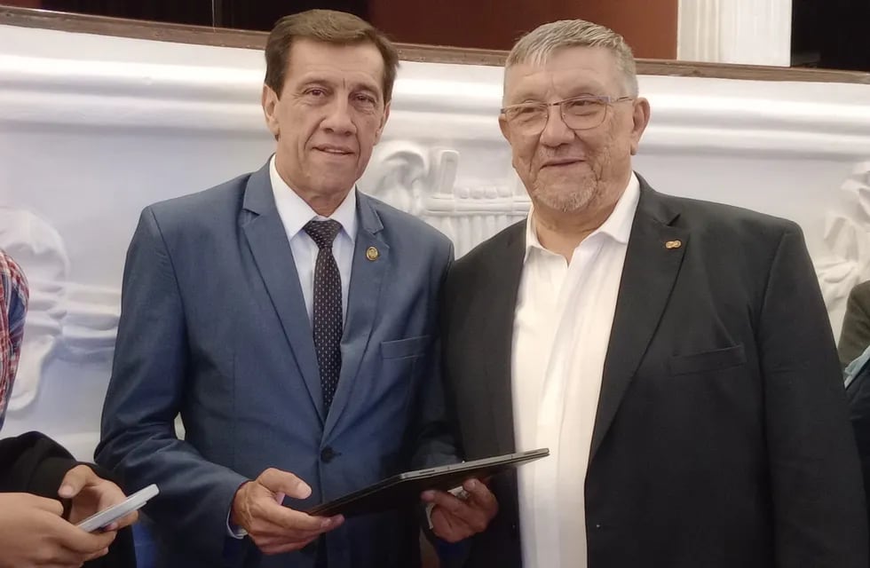 El gobernador de Jujuy, Carlos Sadir (izq.) y el presidente de la Cámara de Comercio Exterior de Jujuy, Jorge Gurrieri, dialogaron con VíaJujuy en la presentación de la Expojuy 2024.