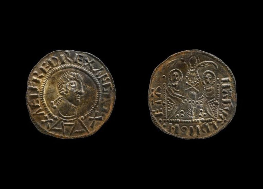 Monedas que lograron recuperar del tesoro que descubrieron los ingleses.