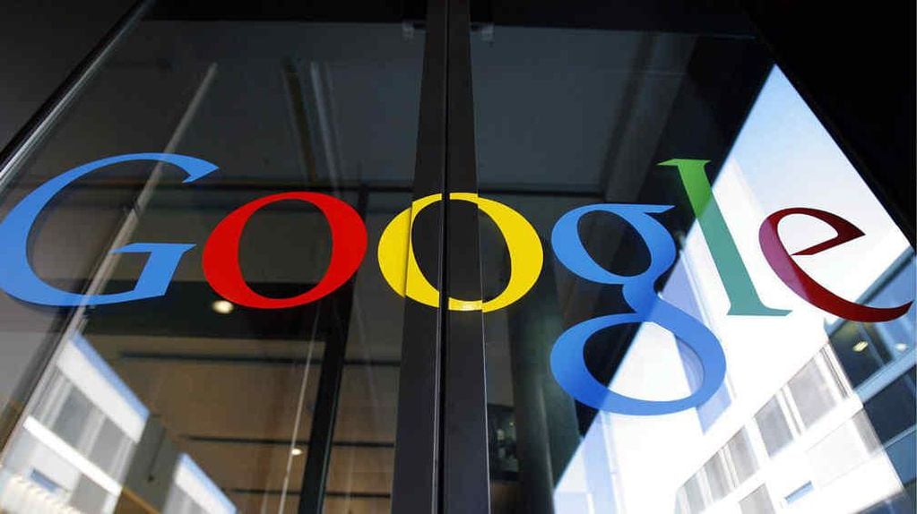 El gigante motor de búsquedas, Google, deberá pagarle al abogado mexicano, 245 millones de dólares. Foto: AP/Archivo.
