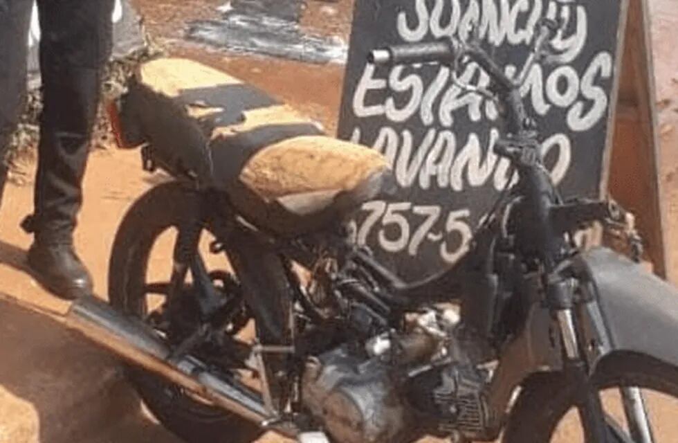 Recuperan motocicleta con pedido de secuestro en Puerto Iguazú.