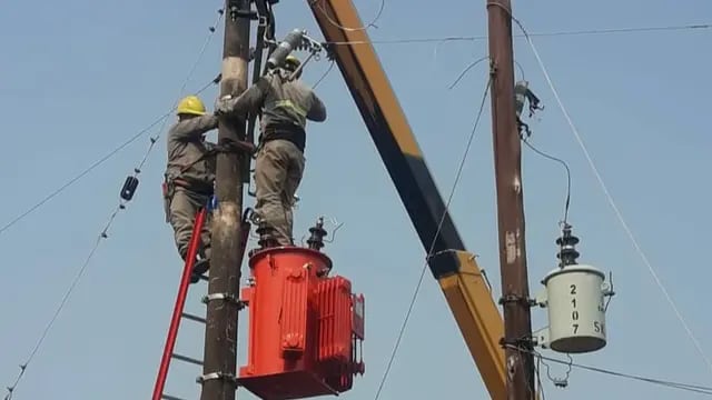 Un operario de Energía de Misiones recibió una descarga eléctrica y está internado