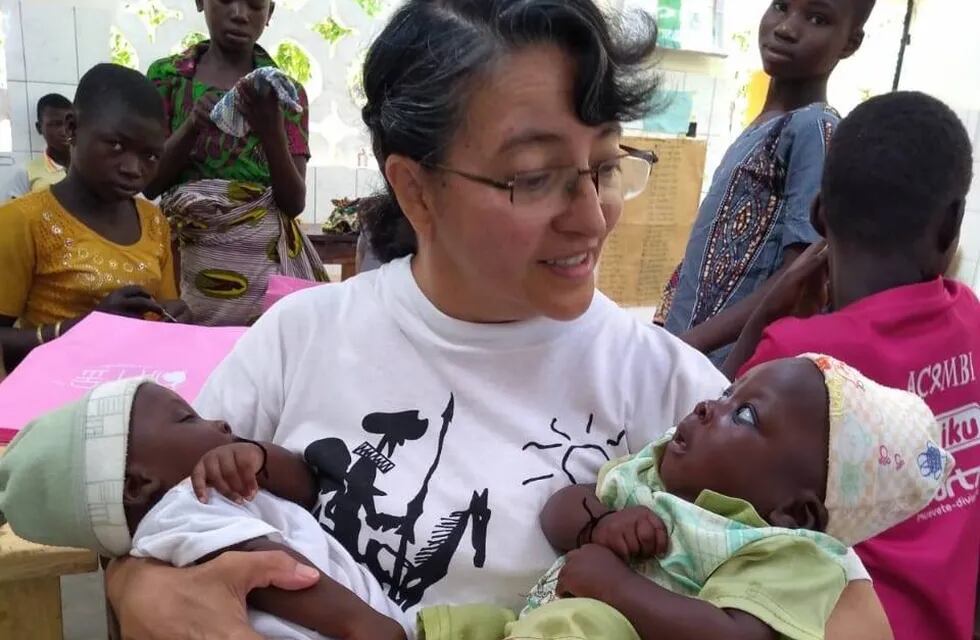 María José Ramírez vive en una aldea de Benin, África y ayuda a sus habitantes a mejorar su calidad de vida.