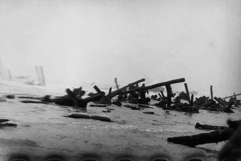 Las fotos más espectaculares de Robert Capa durante el desembarco en Normandia