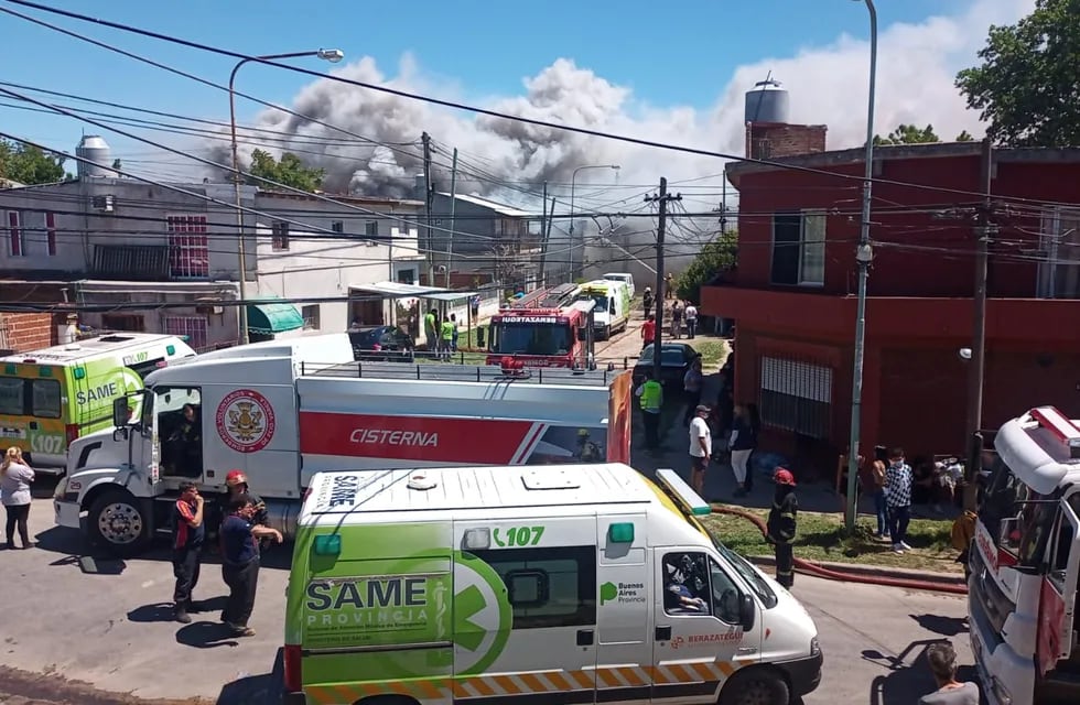 Incendio en una fábrica de químicos en Berazategui.