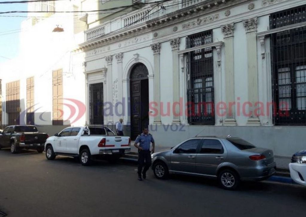Encontraron el cuerpo de un joven en un edificio del centro de Corrientes. (Foto: Radio Sudamericana)