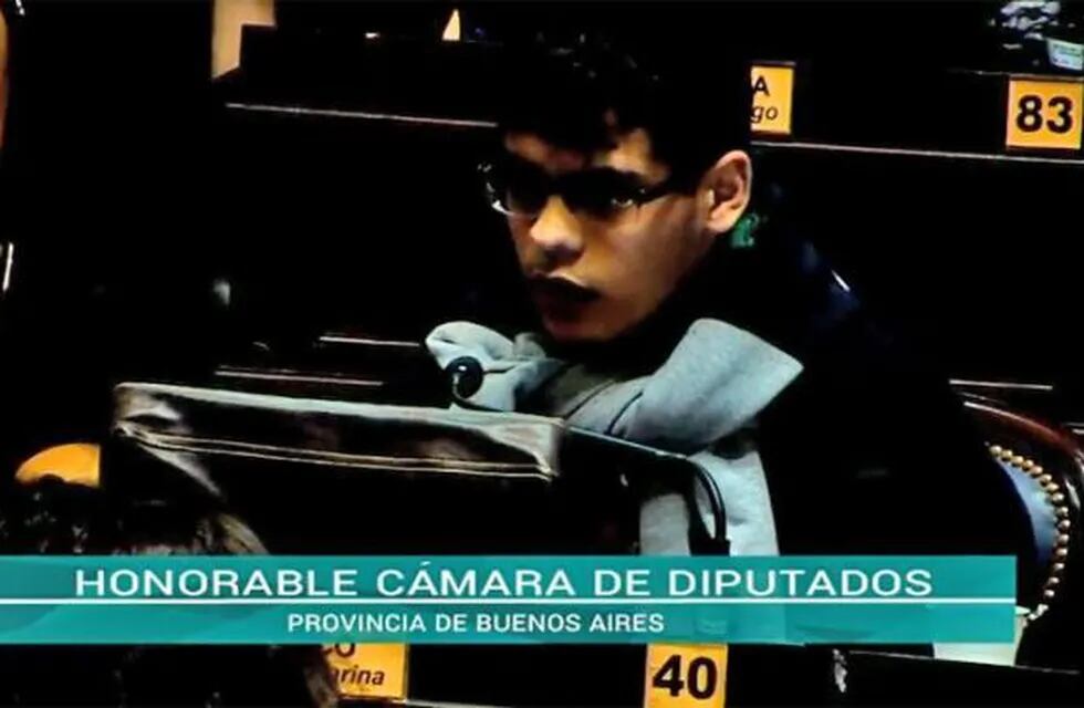 Un santiagueño emocionó a todos con su discurso en Parlamento Nacional Juvenil