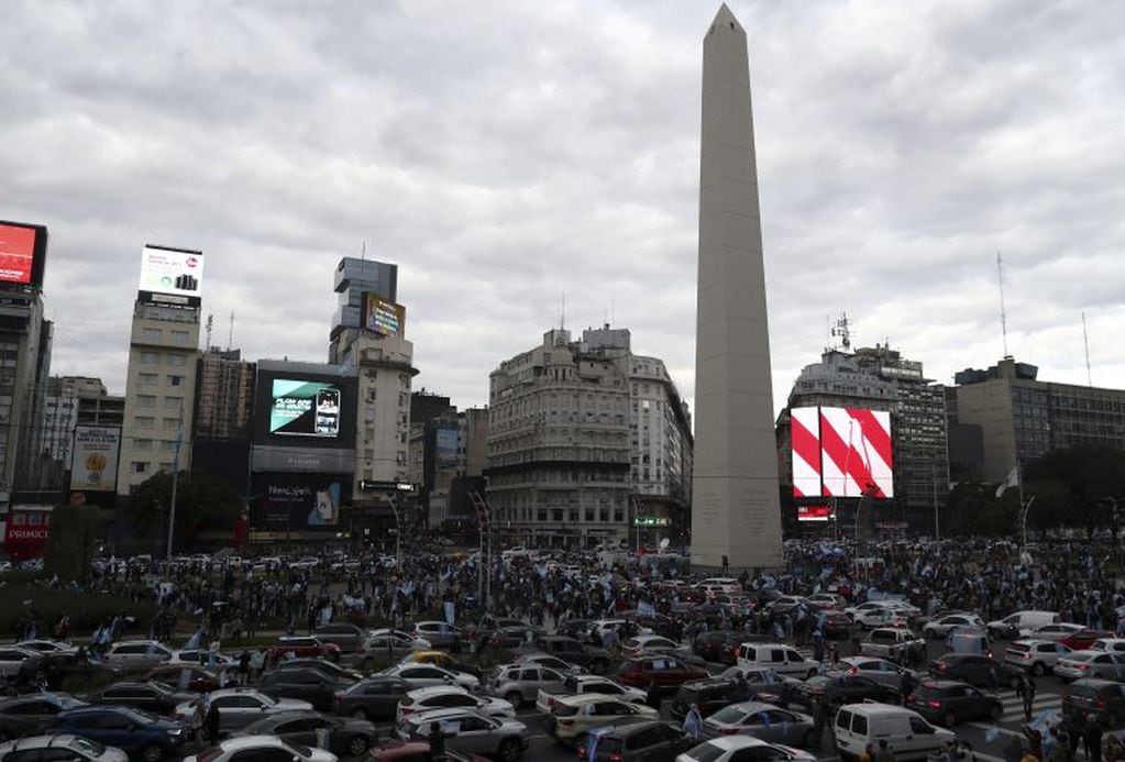 Protestas en el Obelisco (Foto: REUTERS/Agustin Marcarian)