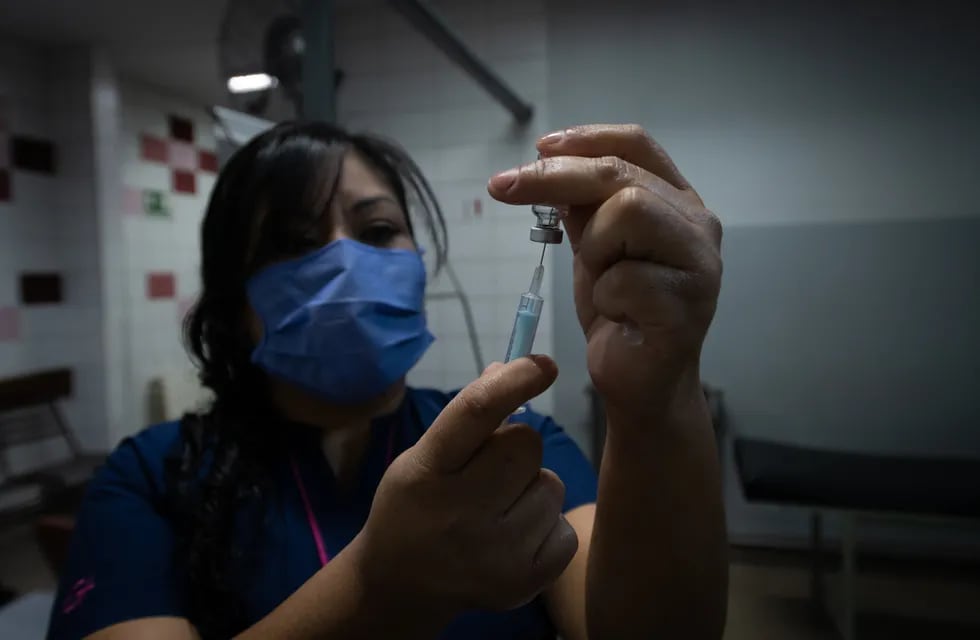 Campaña de vacunación en América Latina. Foto: Ignacio Blanco / Los Andes