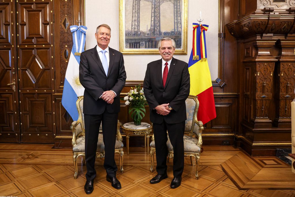 Alberto Fernández habló sobre el dólar en su encuentro con el presidente de Rumania.