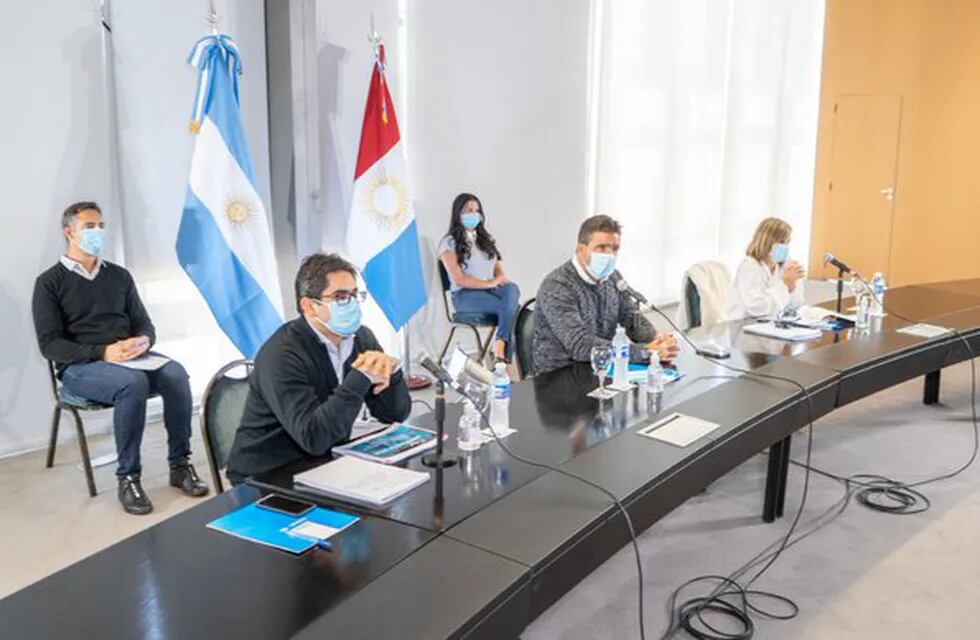 Los ministros Diego Cardozo, de Salud, y Facundo Torres, de Gobierno, se reunieron con intendentes.