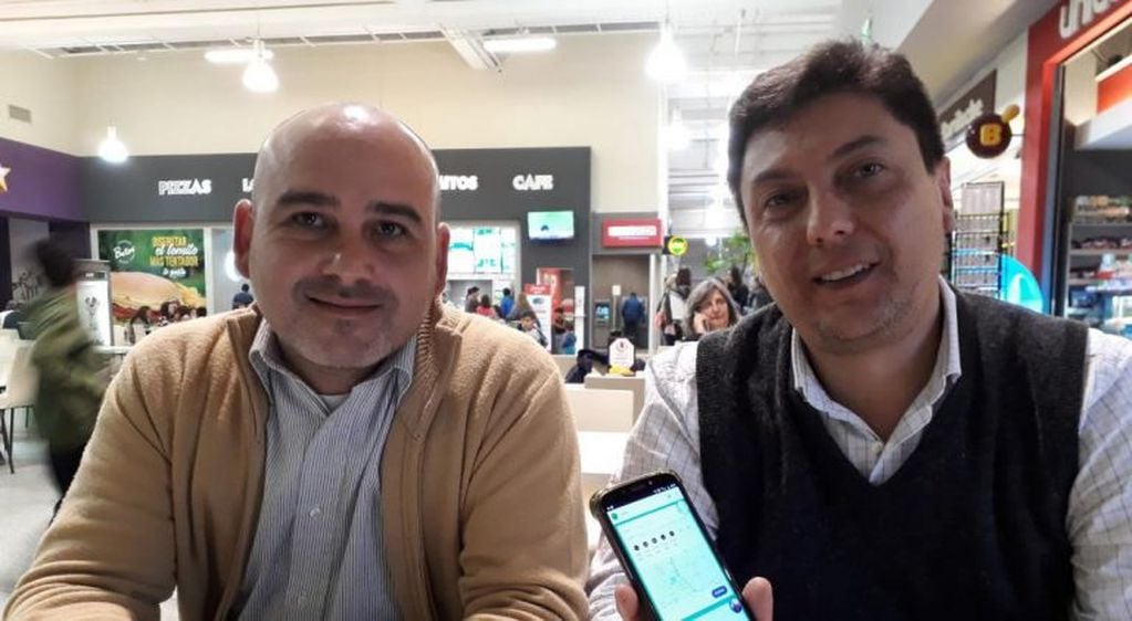 Fernando Centioni y Martín Canciani, dos de los promotores de la aplicación (Foto: La Voz)