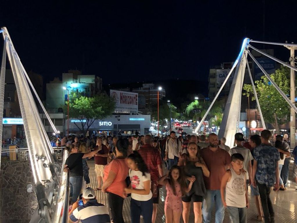 Se inauguró el nuevo Puente Peatonal "Centenario"