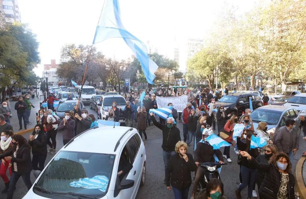 Banderazo en Río Cuarto.