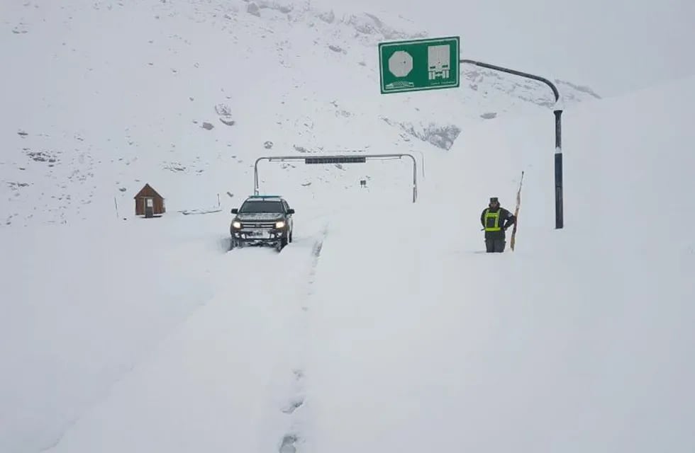 Continúan las nevadas en Alta Montaña. (Foto: Gendarmería)