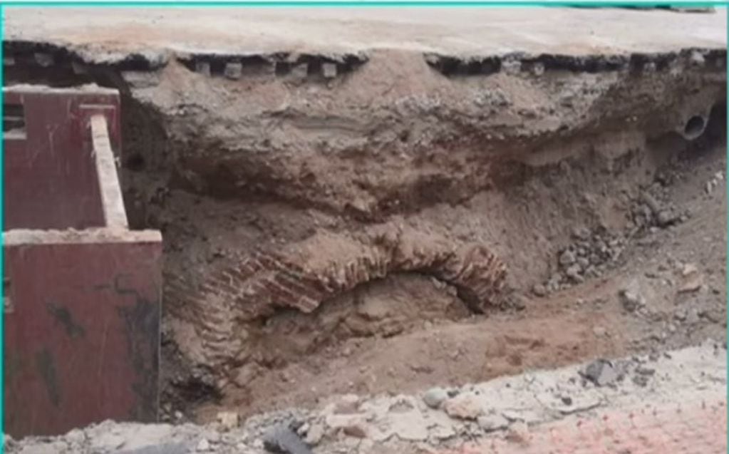 El hallazgo histórico que se descubrió en una excavación de cloacas en la Costanera.