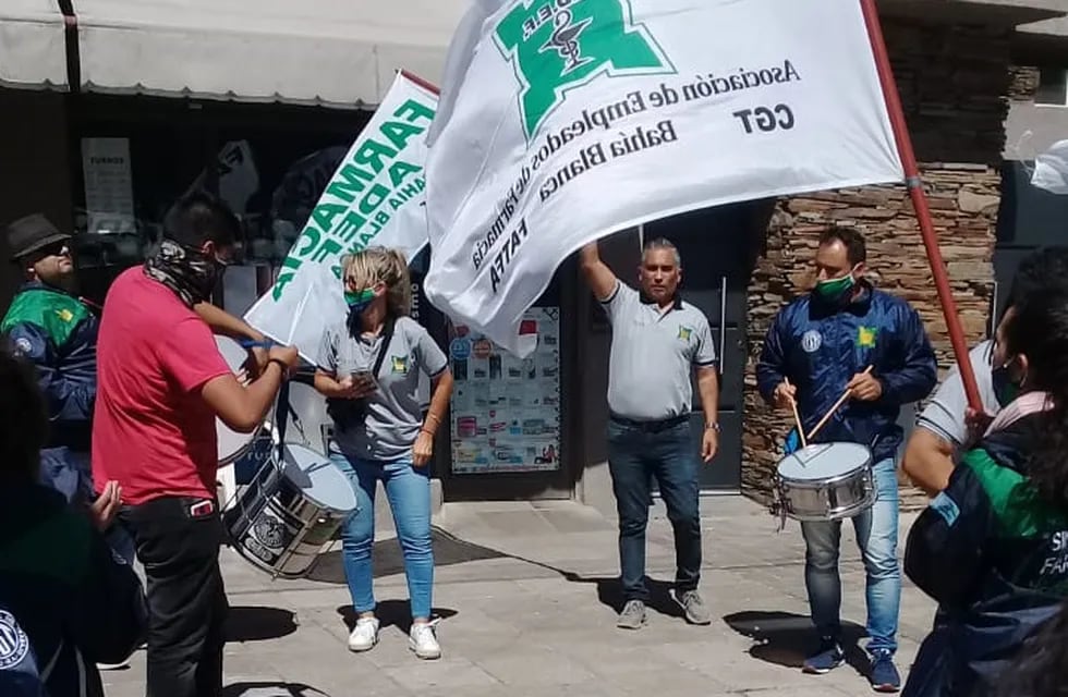 Empleados farmacéuticos marcharon en Tres Arroyos por regulación laboral