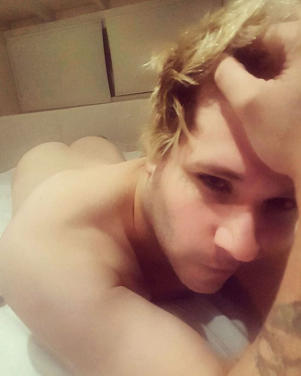 Tomasito Süller desafío la censura de Instagram con dos fotos totalmente desnudo (Instagram @elgrantomasito)