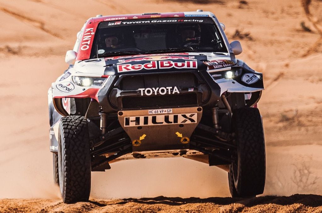 Al-Attiyah, a punto de lograr con Toyota su quinto triunfo en el rally Dakar.
