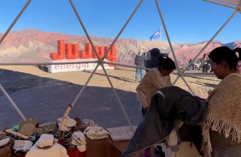 Reabre el Hornocal, sitio turístico en Jujuy