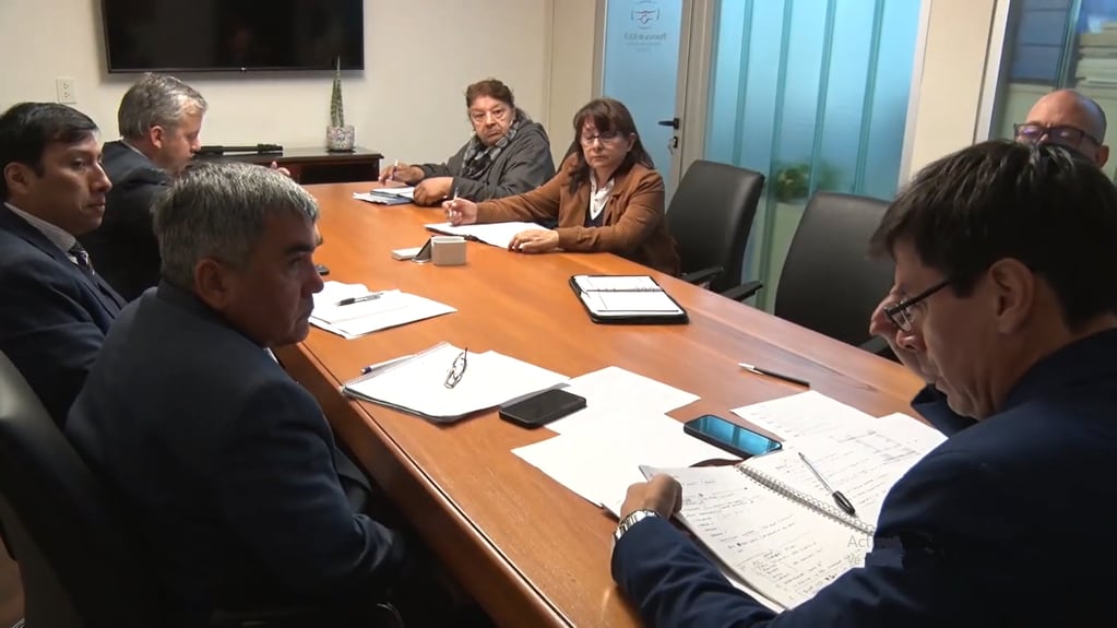 La dirigente Viviana López, secretaria general de ATSA Jujuy, concurrió a la Casa de Gobierno este miércoles para reunirse con el ministro Cardozo y su equipo.