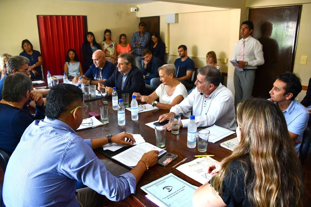 El Concejo Deliberante San Salvador de Jujuy analiza la posibilidad de unificar proyectos orientados a reducir la contaminación acústica en la ciudad.