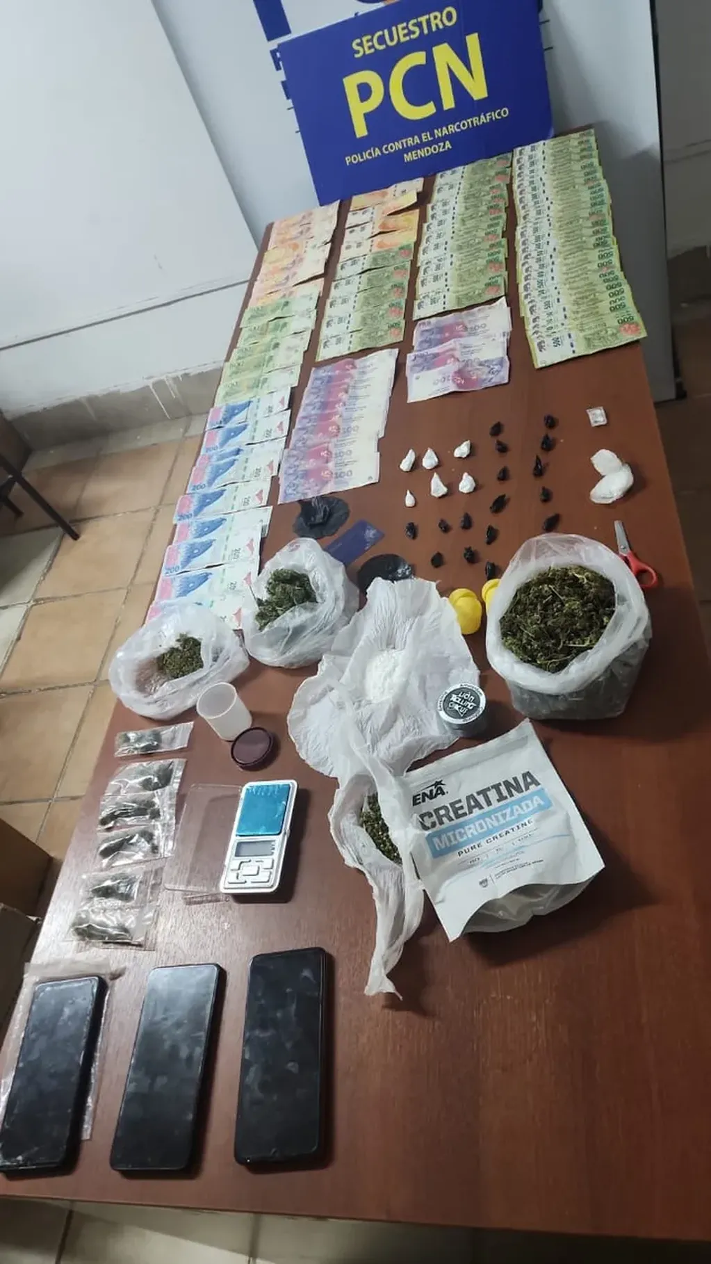Una peluquera mendocina vendía huevos de pascua con droga y fue detenida