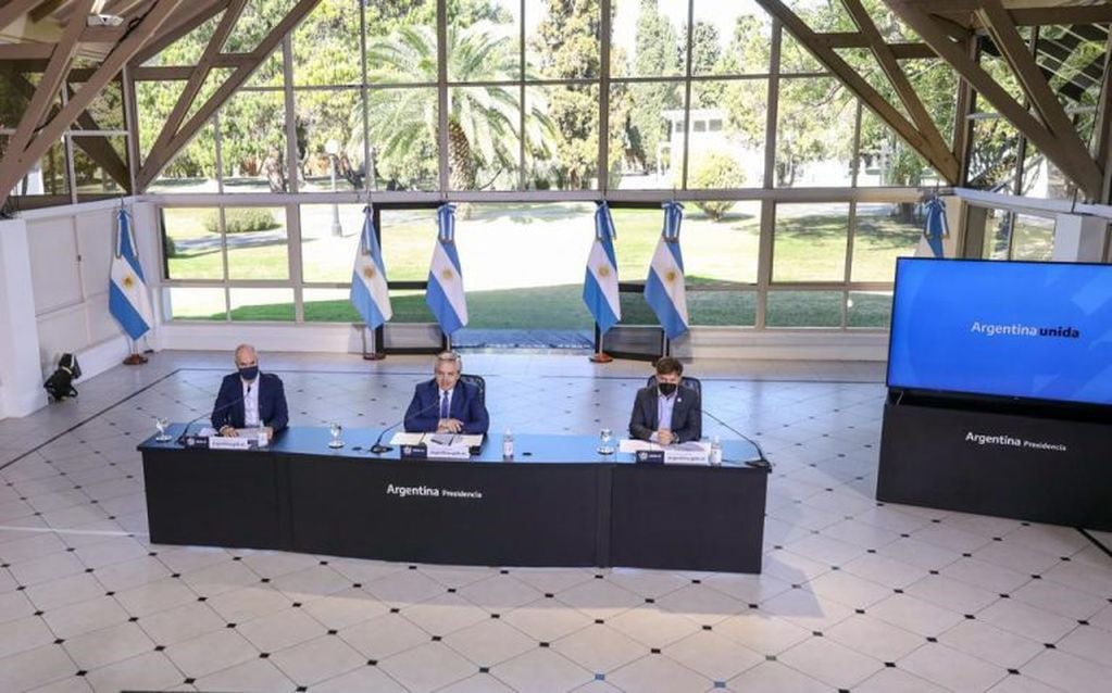 Alberto Fernández anunció la extensión del aislamiento junto a Horacio Rodríguez Larreta y Axel Kicillof. (Foto: Presidencia)