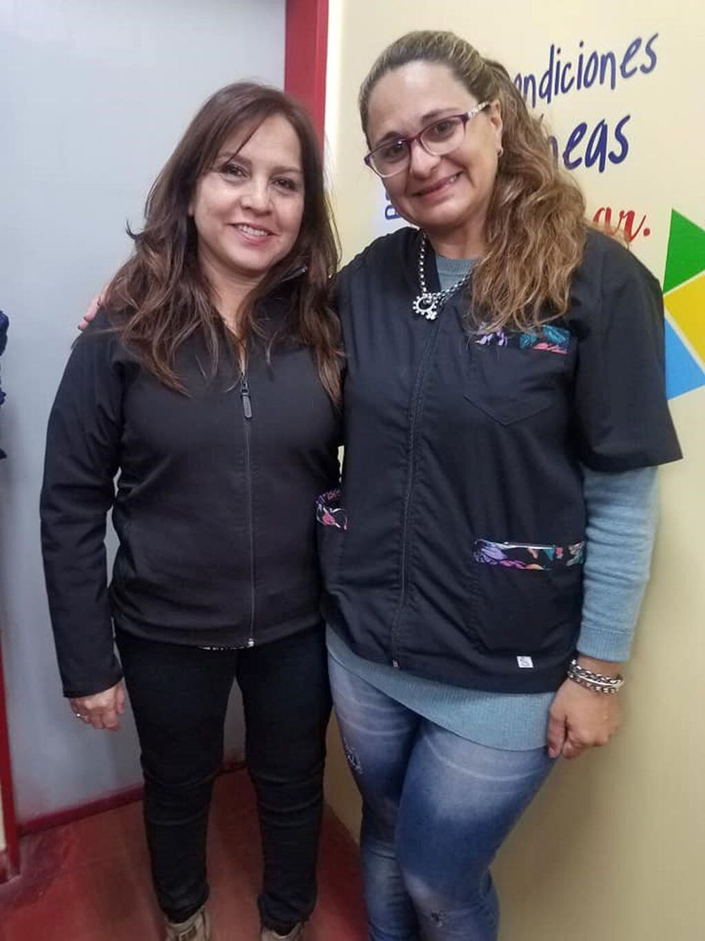 Claudia Gaitan junto a la Profesora Ana Taborda Ovejero
