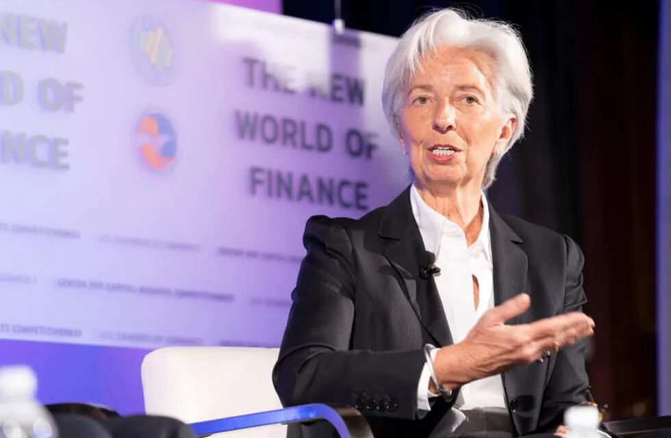 El FMI habla del fin de la recesión y libera otros U$S10.800 millones.