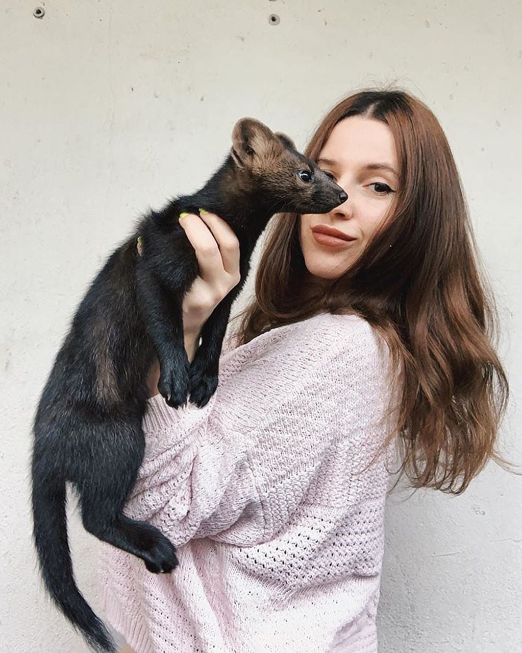 La joven compró al pequeño mamífero por un valor de 15.000 rublos (unos 235 dólares en su momento).(Instagram/@russian_sable)