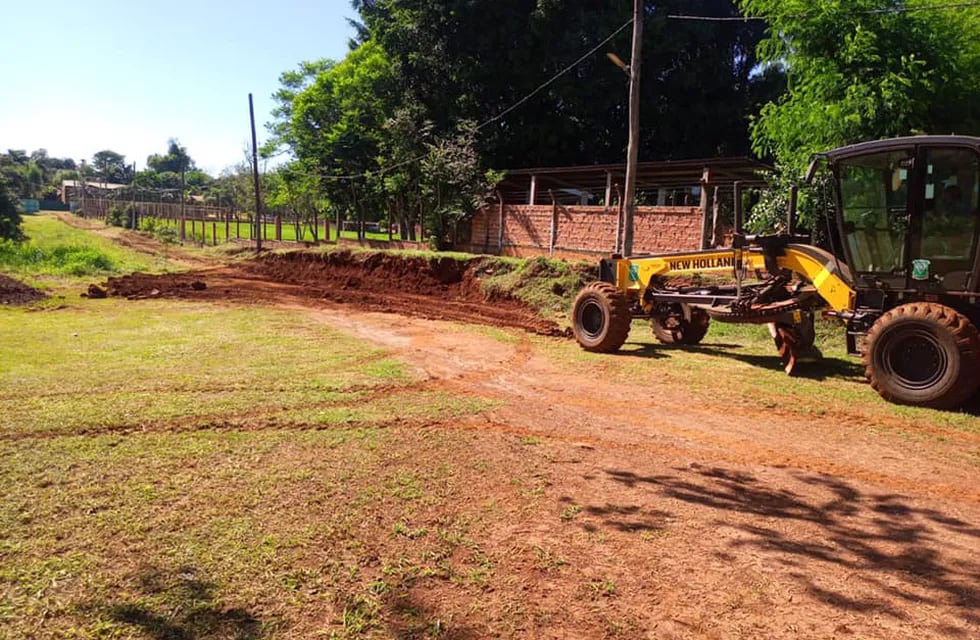 Se mantienen los trabajos para ampliar y mejorar el ingreso al Club de la Aguiaty en Puerto Iguazú.
